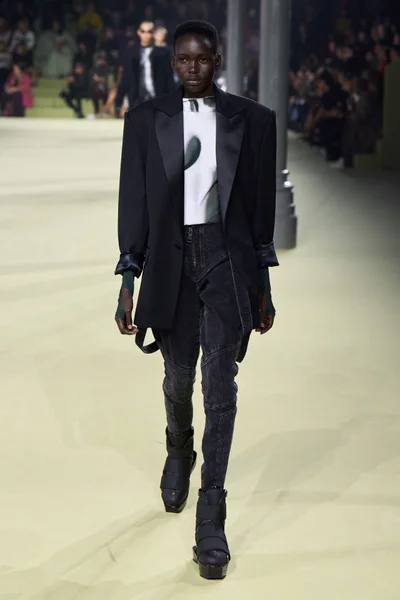 Look 93